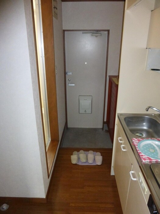 物件内観写真10　(玄関)