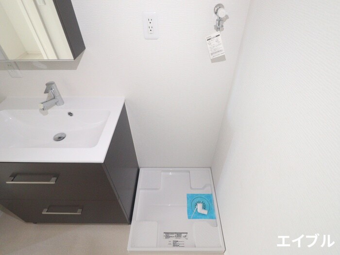 物件内観写真12　(洗濯機置場)