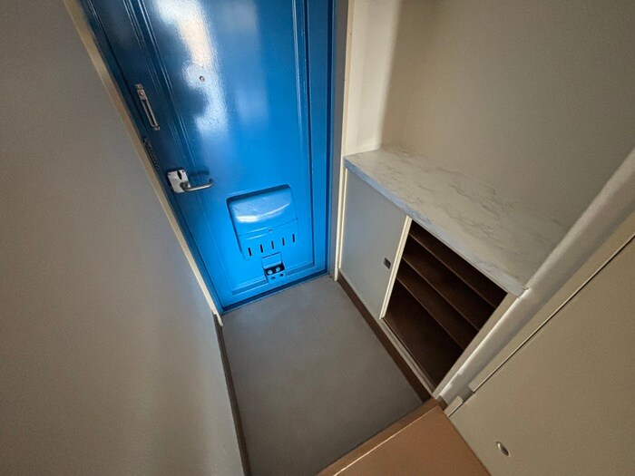 物件内観写真13　(玄関)