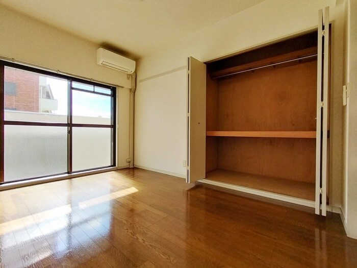 物件内観写真4　(居室)