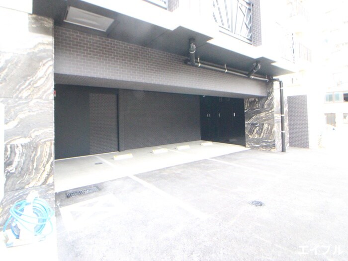 物件外観写真3　(駐車場)