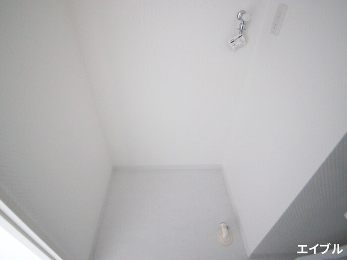 物件内観写真13　(洗濯機置場)
