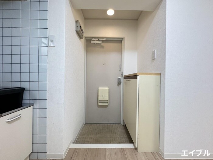物件内観写真13　(玄関)