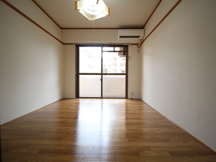 物件内観写真19　(室内からの展望)