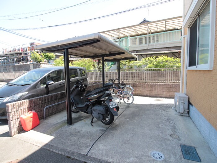 物件外観写真3　(駐輪場)