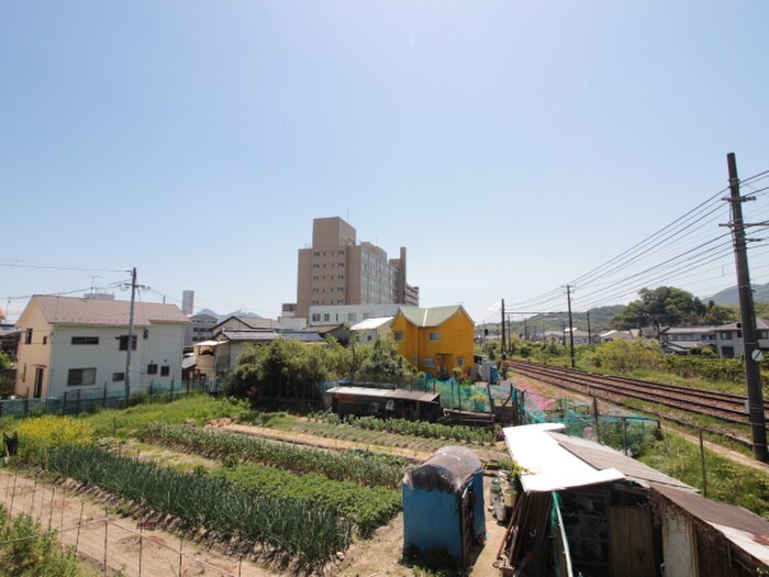 物件内観写真17　(室内からの展望)