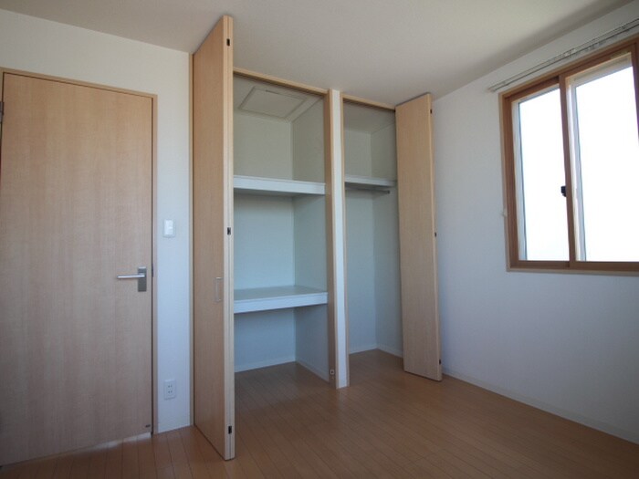 物件内観写真18　(収納)