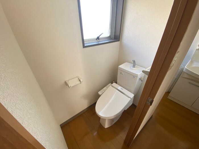 物件内観写真8　(トイレ)