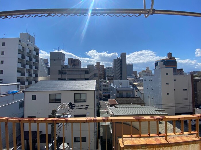 物件内観写真10　(室内からの展望)