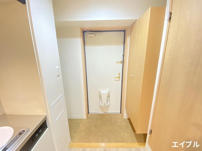 物件内観写真13　(玄関)