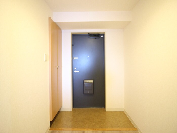 物件内観写真16　(玄関)