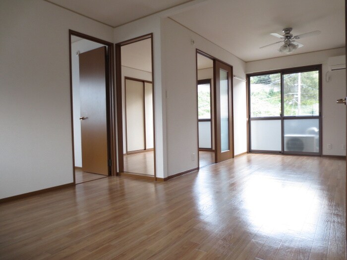 物件内観写真4　(居室)