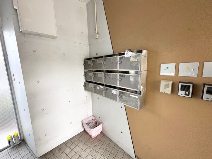 物件外観写真5　(エントランス部分)