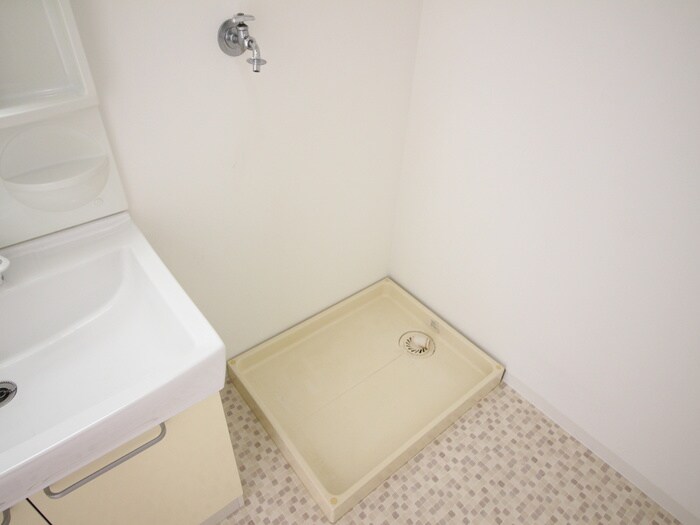 物件内観写真11　(洗濯機置場)