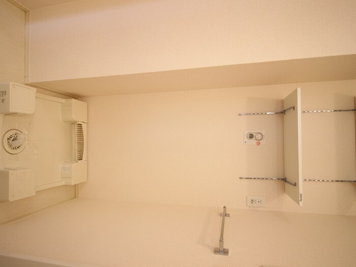物件内観写真16　(洗濯機置場)