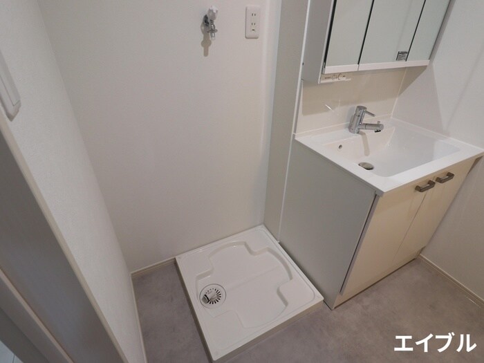 物件内観写真12　(洗濯機置場)