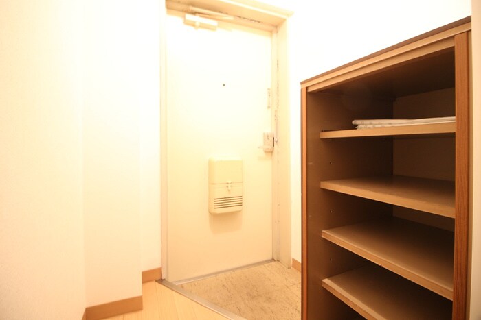 物件内観写真11　(玄関)