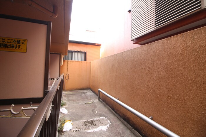 物件内観写真12　(室内からの展望)