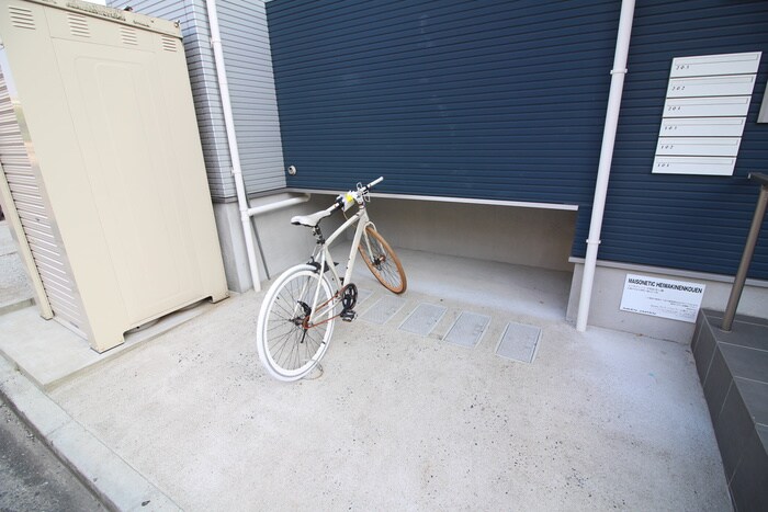 物件外観写真4　(駐輪場)