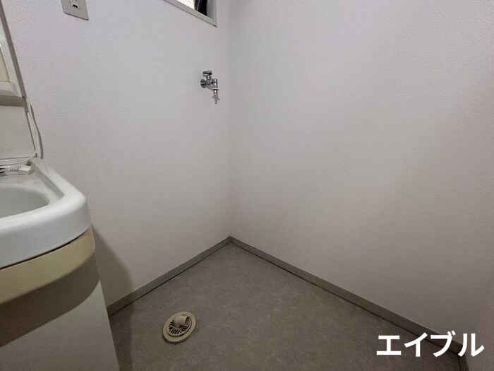 物件内観写真15　(洗濯機置場)