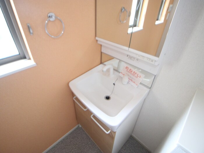 物件内観写真13　(洗面)