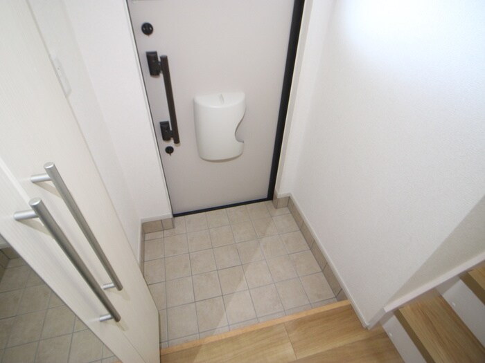 物件内観写真17　(玄関)