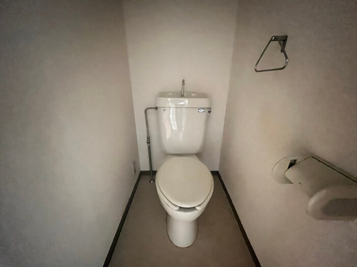 物件内観写真8　(トイレ)