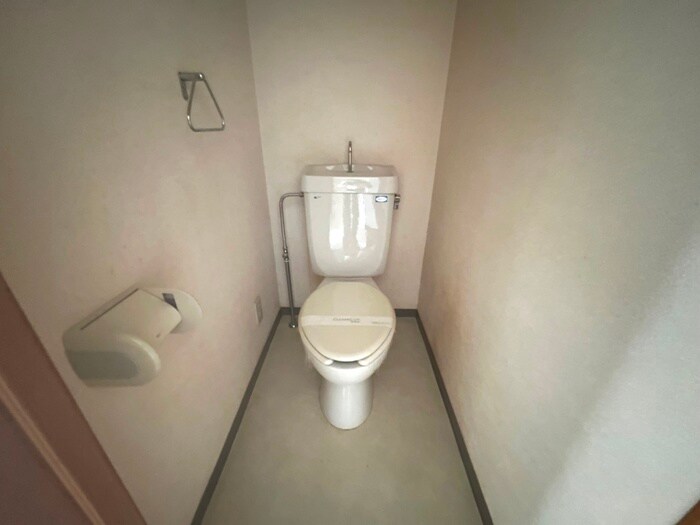 物件内観写真8　(トイレ)