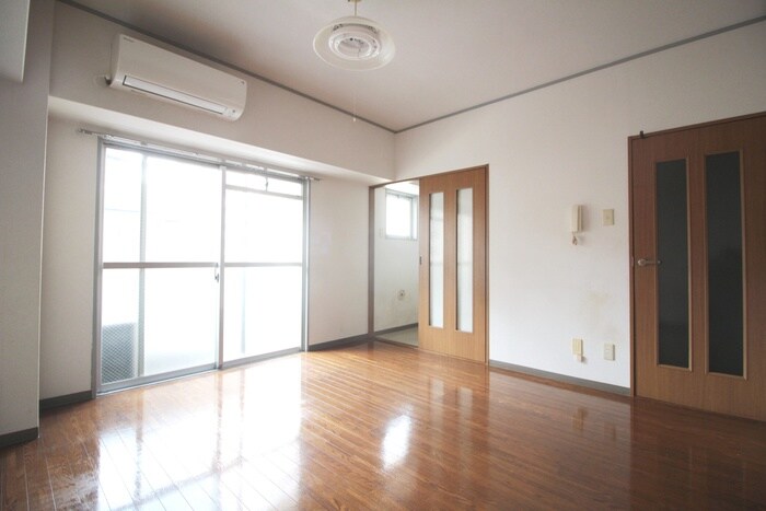 物件内観写真10　(室内からの展望)