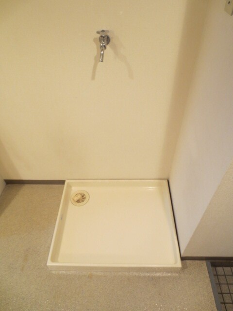 物件内観写真12　(洗濯機置場)