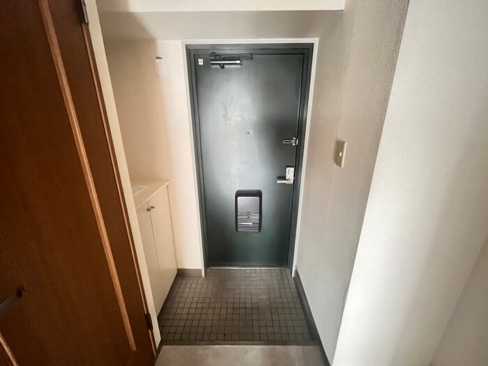 物件内観写真12　(玄関)