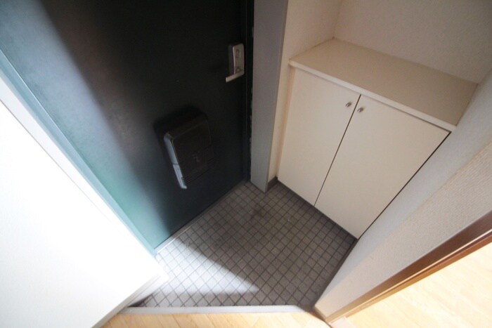 物件内観写真12　(玄関)