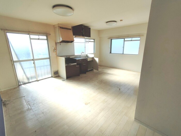 物件内観写真12　(玄関)