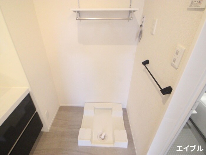 物件内観写真11　(洗濯機置場)