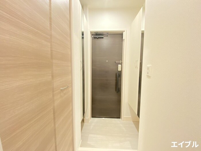 物件内観写真13　(玄関)