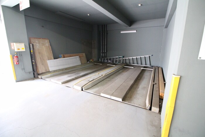 物件外観写真5　(駐車場)