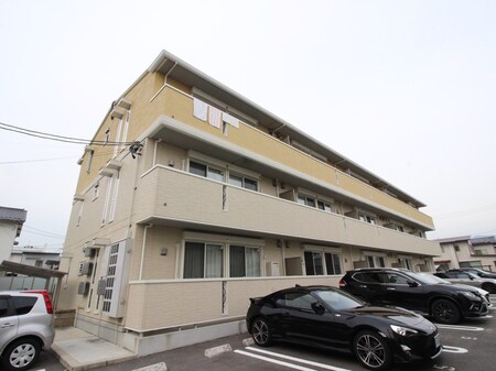 ﾌｧｲﾌﾞｽﾘｰ外観写真