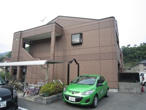 ベーネ・ファミーユⅡ番館外観写真