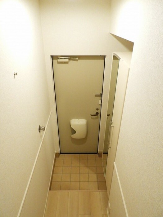 物件内観写真11　(玄関)
