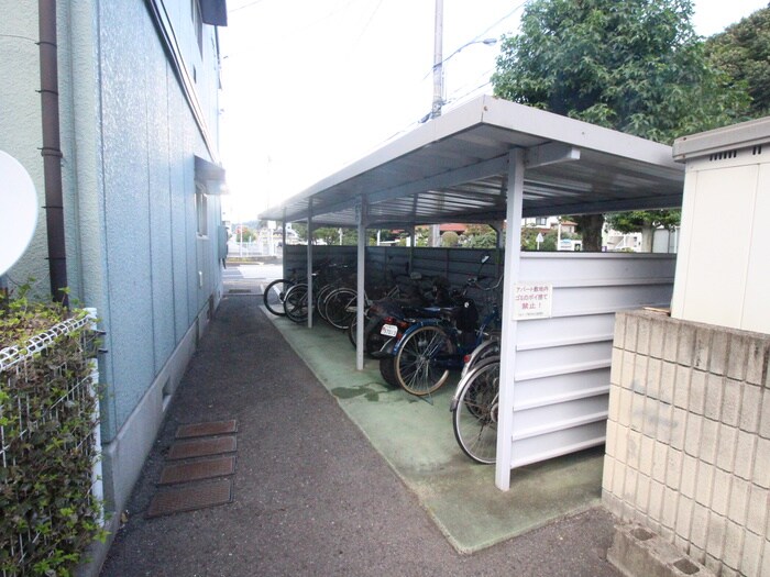 物件外観写真5　(駐輪場)