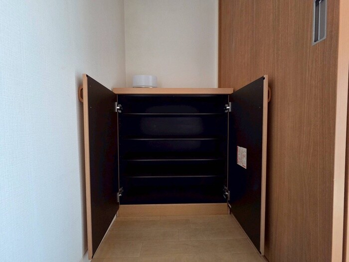 物件内観写真12　(靴箱)