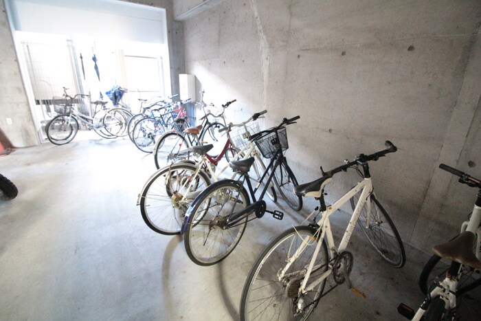 物件外観写真5　(駐輪場)