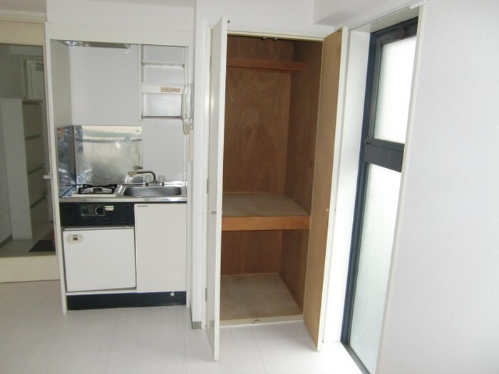 物件内観写真11　(収納)