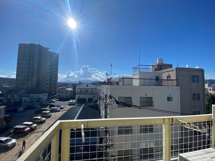 物件内観写真12　(室内からの展望)