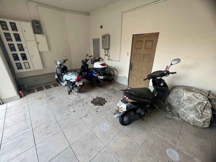 物件外観写真5　(駐輪場)