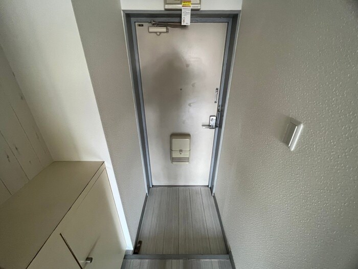 物件内観写真17　(玄関)