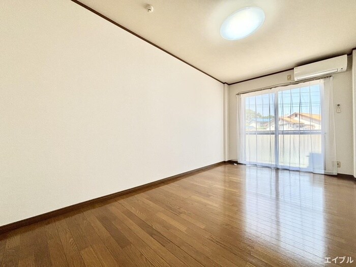 物件内観写真1　(居室)