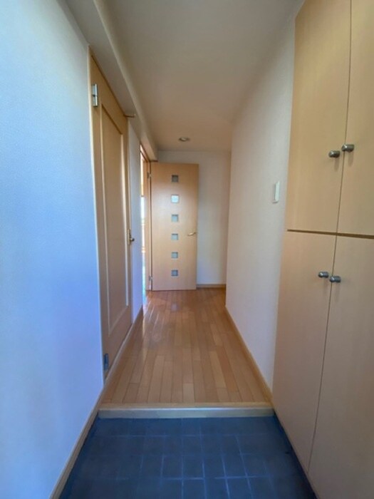 物件内観写真13　(玄関)