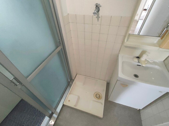 物件内観写真16　(洗濯機置場)