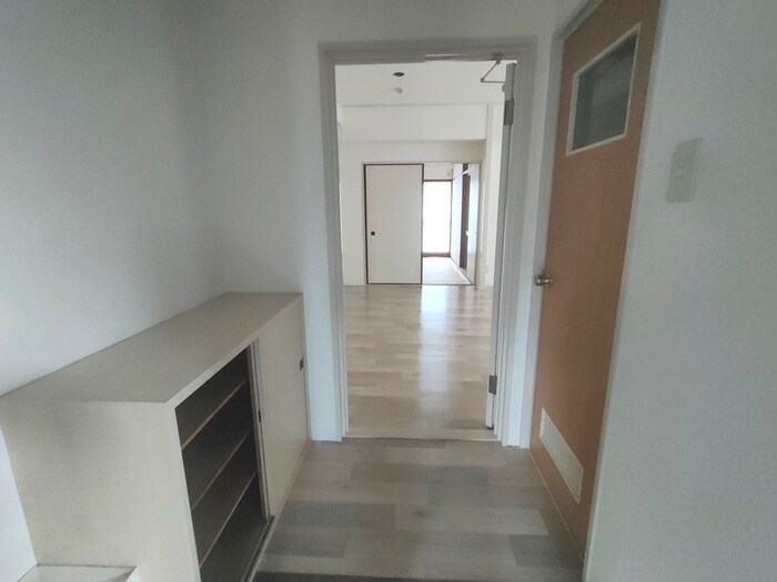 物件内観写真17　(玄関)